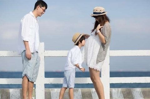 代生宝宝发烧38度，家长该如何应对？